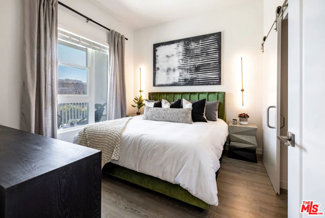 5075 Camino De La Siesta, San Diego CA: https://media.crmls.org/mediaz/3ff910ec-353b-417b-9829-001b13672b91.jpg