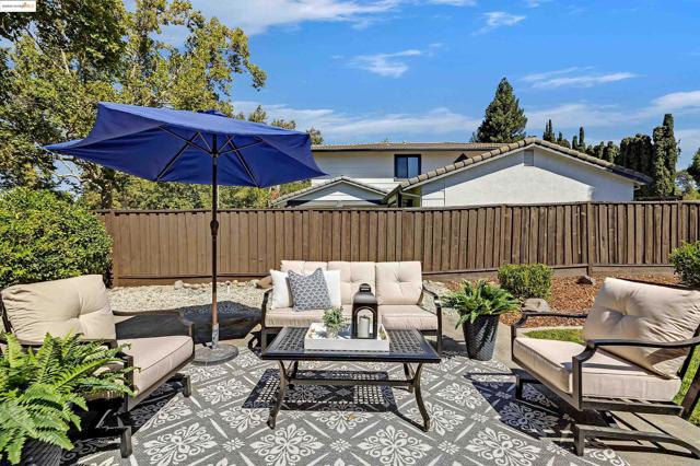 2802 Jones Gate Ct, Pleasanton CA: https://media.crmls.org/mediaz/3ff94f28-d870-4b68-84d7-1fafde1aabb0.jpg