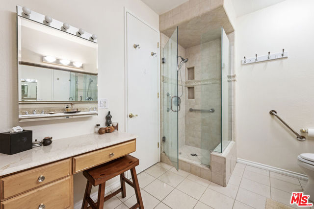 4949 Genesta Avenue, Encino CA: https://media.crmls.org/mediaz/3ff952e1-7709-4c27-838e-e3f33a4fc0f4.jpg