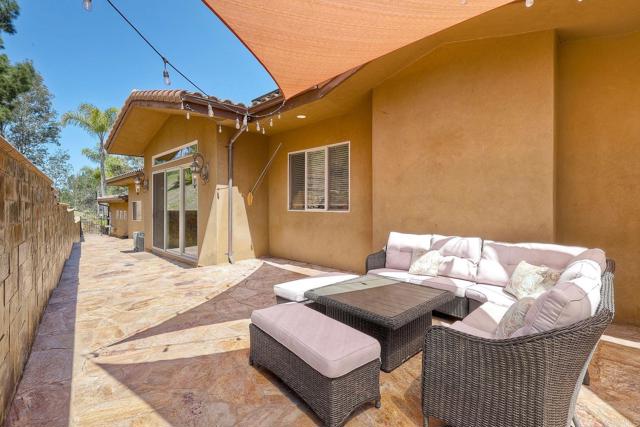 11558 Creek Road, Poway CA: https://media.crmls.org/mediaz/3ff95a63-707f-49e7-849c-4783af4375e9.jpg