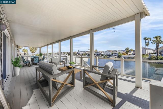 2391 Newport Dr, Discovery Bay CA: https://media.crmls.org/mediaz/3ff9a09c-c15d-40c8-9fc9-295d97a34cdf.jpg