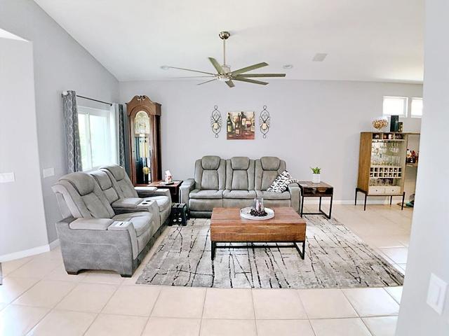 45120 Eagle Crest Court, Indio CA: https://media.crmls.org/mediaz/3ff9f493-1a25-499d-ab57-b59fdcad9782.jpg