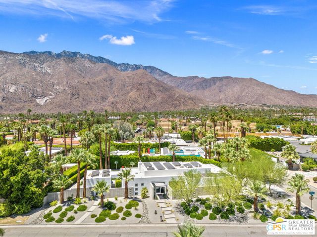 1449 N Via Miraleste, Palm Springs CA: https://media.crmls.org/mediaz/3ffacebc-5bb1-4134-b3a2-a978a06812f6.jpg