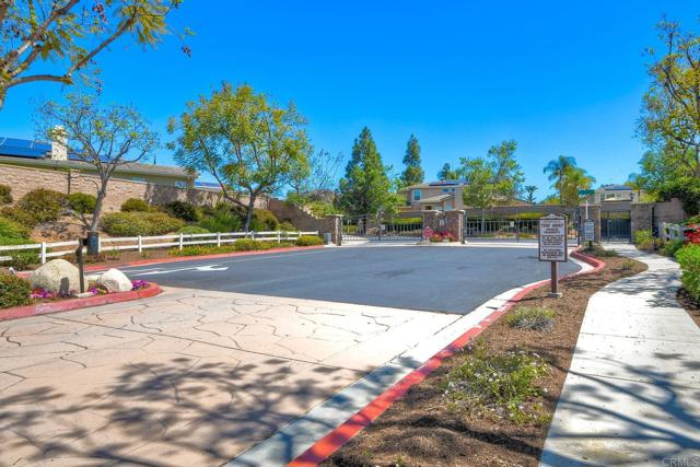 Detail Gallery Image 41 of 44 For 1752 Russet Leaf Ct, El Cajon,  CA 92019 - 5 Beds | 3 Baths