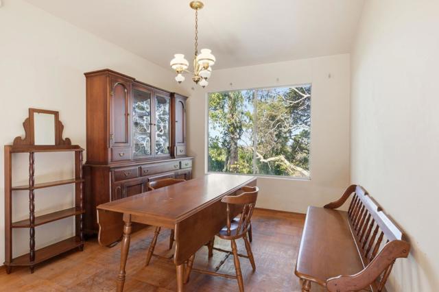 3915 Kingridge Drive, San Mateo CA: https://media.crmls.org/mediaz/3ffb8431-b902-4be6-9372-98038ff52ed4.jpg