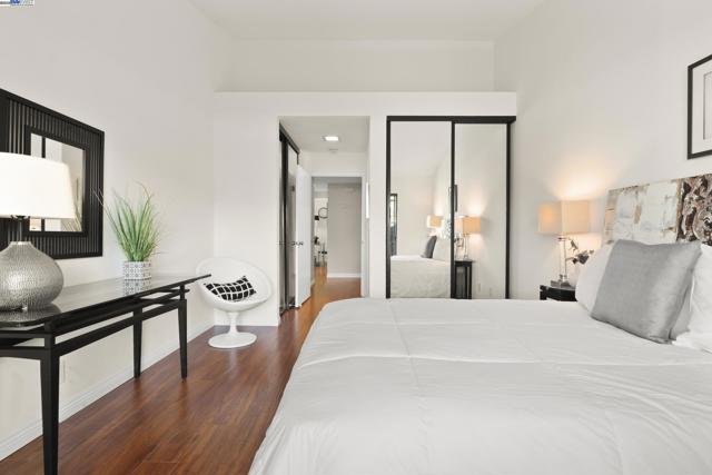 3525 Mcsherry Way, Alameda CA: https://media.crmls.org/mediaz/3ffc721f-d4c3-4311-a1b9-d0e3bb7d627f.jpg