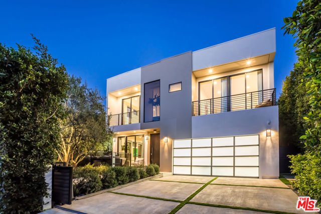 836 N Ogden Drive, Los Angeles CA: https://media.crmls.org/mediaz/3ffc75af-acbd-4f3b-915d-f2496dae8935.jpg