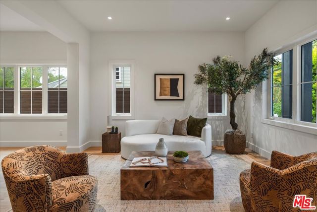 4 Bed Home for Sale in Los Angeles, California