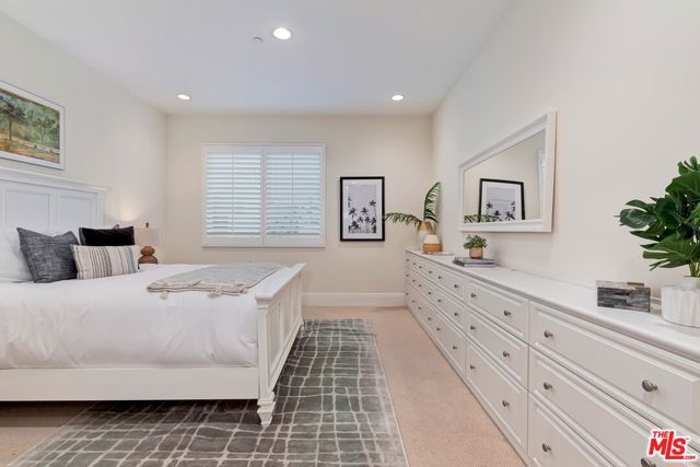 16123 W SUNSET Boulevard, Pacific Palisades CA: https://media.crmls.org/mediaz/3ffcc82b-6c79-4891-b76d-85bbcb6aa095.jpg