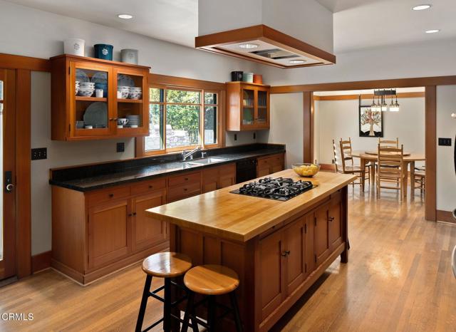 1327 S Oak Knoll Avenue, Pasadena CA: https://media.crmls.org/mediaz/3ffece6c-6fa9-419e-9928-1a0c1e059814.jpg