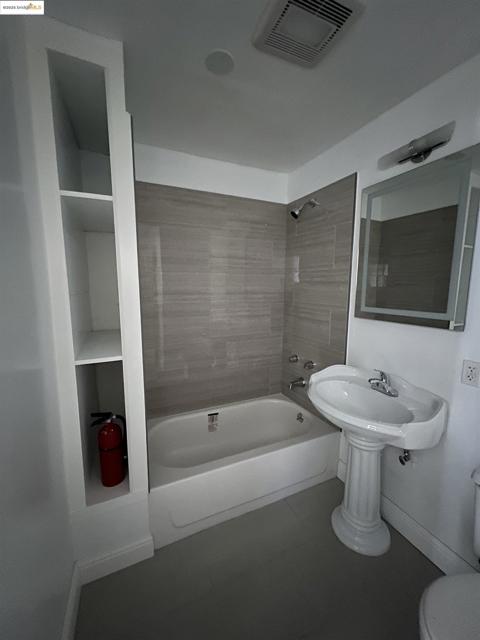 3244 ELLIS ST, Berkeley CA: https://media.crmls.org/mediaz/3ffedcbc-bf01-481d-8333-7b496d99e385.jpg