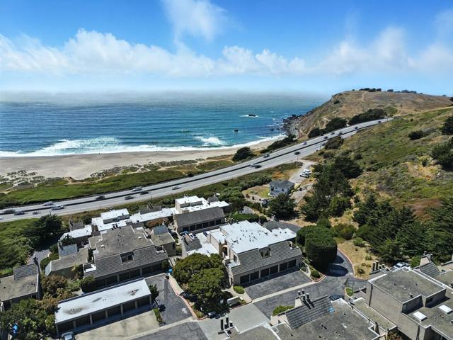 451 Roberts Road, Pacifica CA: https://media.crmls.org/mediaz/3fff157e-6ca5-4898-b024-29da80062944.jpg