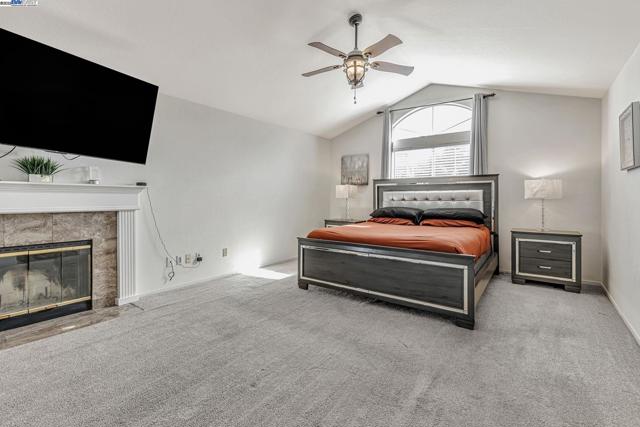 639 Eaker Ct, Antioch CA: https://media.crmls.org/mediaz/4000784a-edbe-4214-a191-130e10fe0b73.jpg