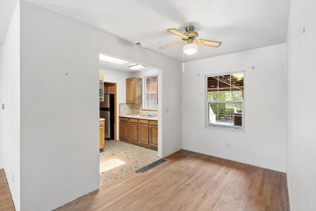 1120 Devonshire Drive, Ocean Beach (San Diego) CA: https://media.crmls.org/mediaz/40017581-26c8-408b-bcf3-facf0d6a2e38.jpg