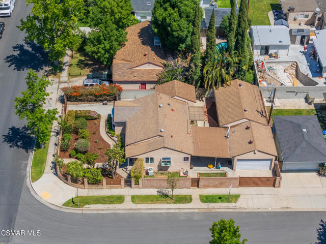 6120 Zelzah Avenue, Encino CA: https://media.crmls.org/mediaz/400281eb-53b0-4c65-b623-09ab319fe280.jpg