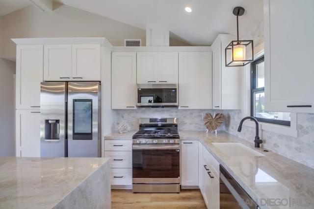 1149 Connecticut, Imperial Beach CA: https://media.crmls.org/mediaz/4002ee79-8f71-4152-a599-8138bf9b3f34.jpg