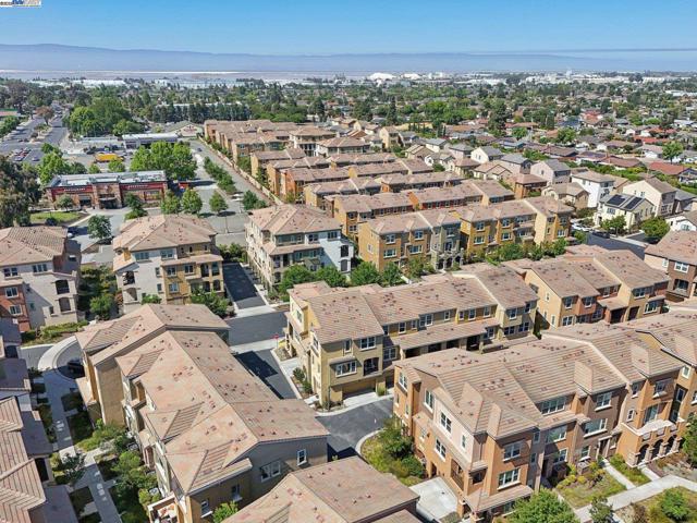 5743 Oceanspray Rd, Newark CA: https://media.crmls.org/mediaz/400340cf-444a-4de5-ba37-9d73e766d303.jpg