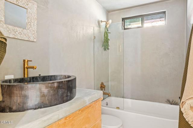 1107 S Rice Road, Ojai CA: https://media.crmls.org/mediaz/40041bda-9861-430e-94e8-f78c6eaff784.jpg