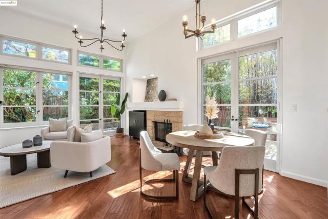 16 Bay Harbor Ct, Richmond CA: https://media.crmls.org/mediaz/40042b6f-6520-4bc8-922a-4c23eedbe5f4.jpg