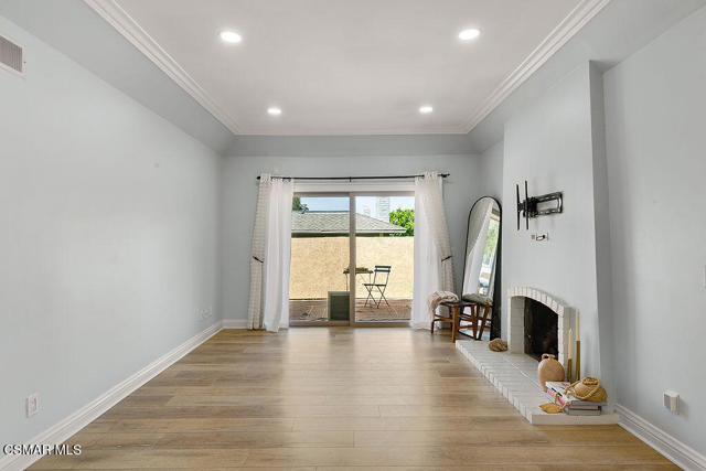 1778 E Avenida De Las Flores, Thousand Oaks CA: https://media.crmls.org/mediaz/40046927-5fec-4273-a89f-0b0c82b24aa0.jpg