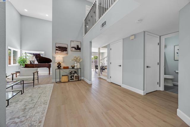 2236 Oakland Ave, Pleasanton CA: https://media.crmls.org/mediaz/400528b5-ef81-432f-aa74-76f1547140db.jpg