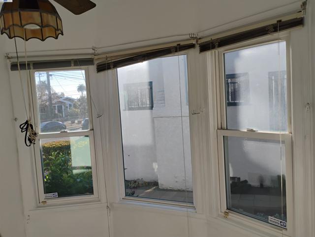 2621 66th Avenue, Oakland CA: https://media.crmls.org/mediaz/40055ae1-ca7d-4bc9-80fc-90627eb055a3.jpg