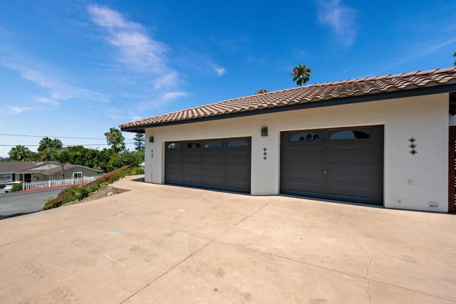 869 Eugenie Avenue, Encinitas CA: https://media.crmls.org/mediaz/4005c2a0-06ed-4937-b2d6-9494415c43dd.jpg