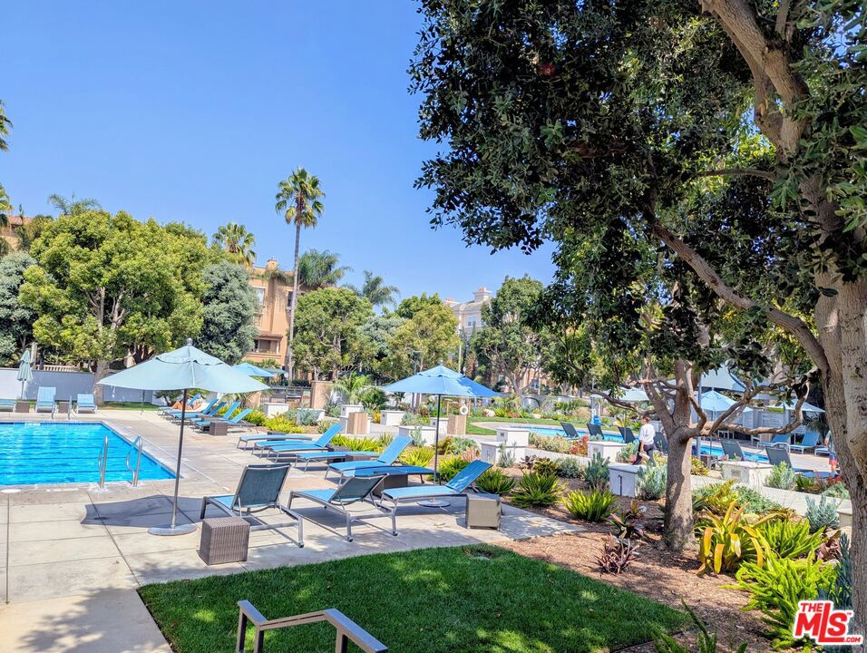 7100 Playa Vista Drive #120