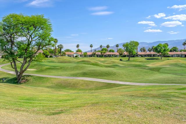 80679 Oak Tree, La Quinta CA: https://media.crmls.org/mediaz/4005eea7-59c9-4d25-b532-9c5ffdfc691a.jpg
