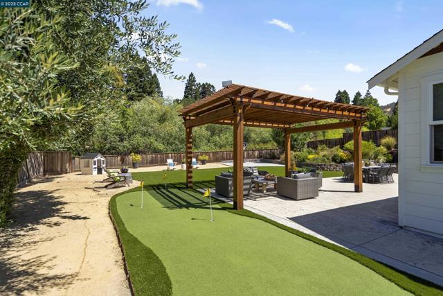 273 Valle Vista Dr, Danville CA: https://media.crmls.org/mediaz/4006a8d9-27a2-4457-9bdb-150e6e325de2.jpg