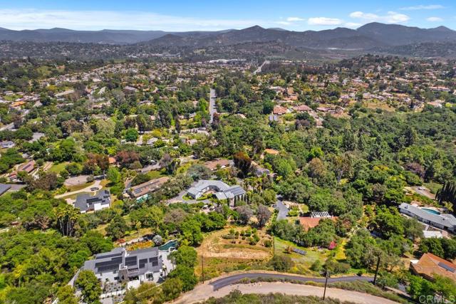 713 Quiet Hills Farm Road, Escondido CA: https://media.crmls.org/mediaz/4006bb9d-a4fd-47fd-861e-8961c6eba64a.jpg
