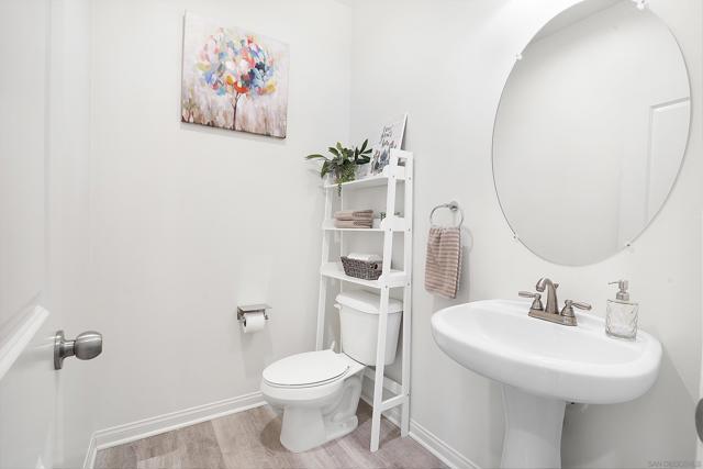 1716 Moon Orchid Ave, Chula Vista CA: https://media.crmls.org/mediaz/4006c74a-4f10-4ed4-8c17-81cbf1757dee.jpg