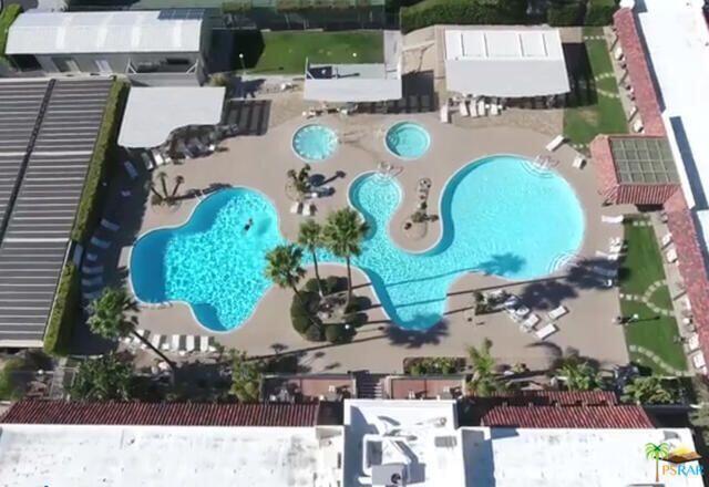 8567 Clubhouse Boulevard, Desert Hot Springs CA: https://media.crmls.org/mediaz/40072727-c605-4686-af74-6da0fcb3d0e9.jpg