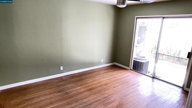 3655 Granzotto Dr, Concord CA: https://media.crmls.org/mediaz/4007a67e-be73-45b0-a45a-2bb799af26ec.jpg