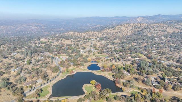 30159 Horseshoe Drive, Coarsegold CA: https://media.crmls.org/mediaz/40086bdc-2cf6-47bb-8ba5-10961051db18.jpg