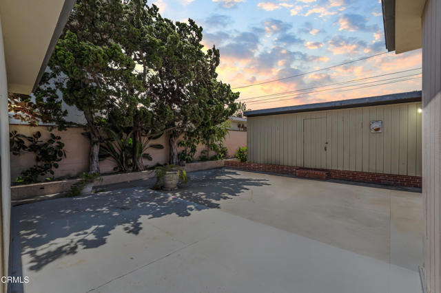 47 Grandview Circle, Camarillo CA: https://media.crmls.org/mediaz/40090408-0886-47ca-970c-9c205cdc5749.jpg