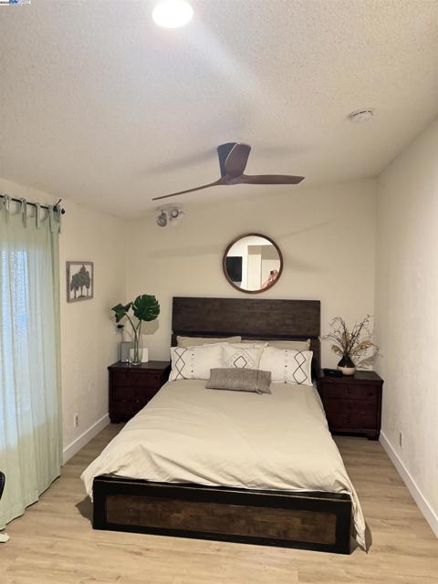 14 Blue Teal Ct, Lodi CA: https://media.crmls.org/mediaz/4009b552-7c20-4692-96b9-13ade70e7a7d.jpg