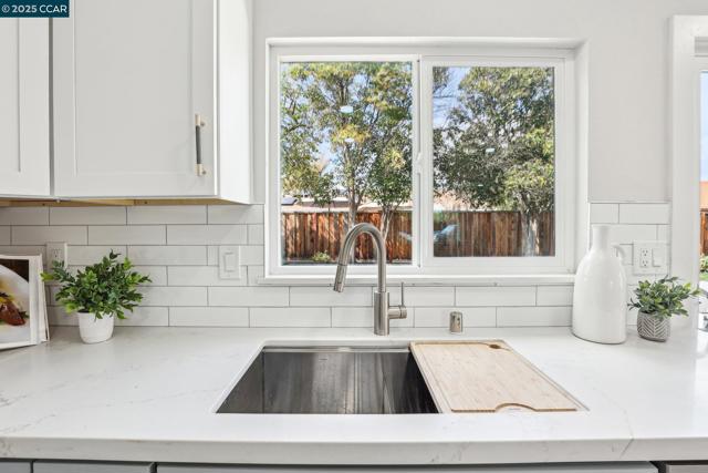 562 Swallow Dr, Livermore CA: https://media.crmls.org/mediaz/4009b93b-03df-454d-88b7-0da8e555892a.jpg