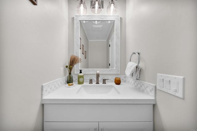812 N Cleveland Street, Oceanside CA: https://media.crmls.org/mediaz/400a4ac1-fa7f-460c-b441-5c44df108546.jpg