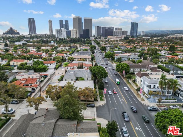 9528 W Olympic Boulevard, Beverly Hills CA: https://media.crmls.org/mediaz/400b1bd3-0d78-4950-9144-d65fbad447d4.jpg