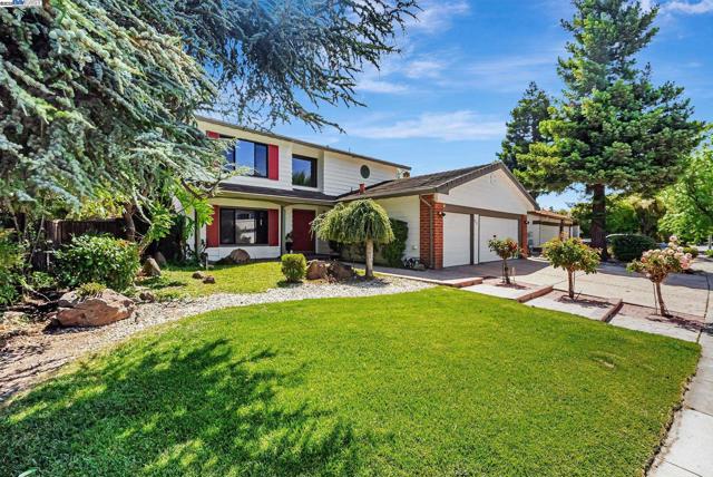 39622 Benavente Ave, Fremont CA: https://media.crmls.org/mediaz/400b2144-4169-4e6a-9def-378ba39aa3dc.jpg