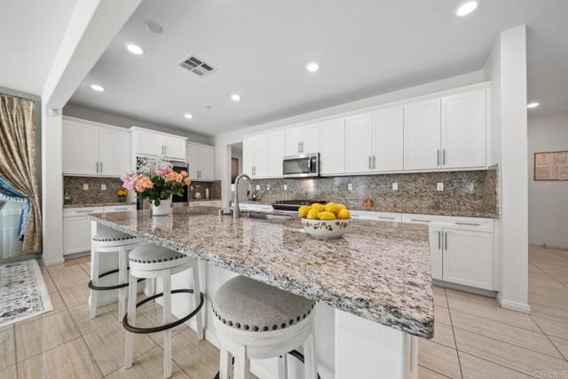 Detail Gallery Image 18 of 38 For 1251 S Magnolia Ave, El Cajon,  CA 92020 - 4 Beds | 3/1 Baths