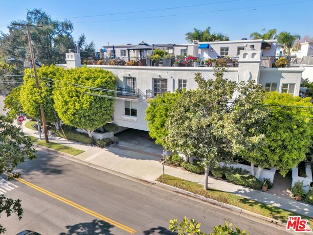 10437 Moorpark Street photo 2