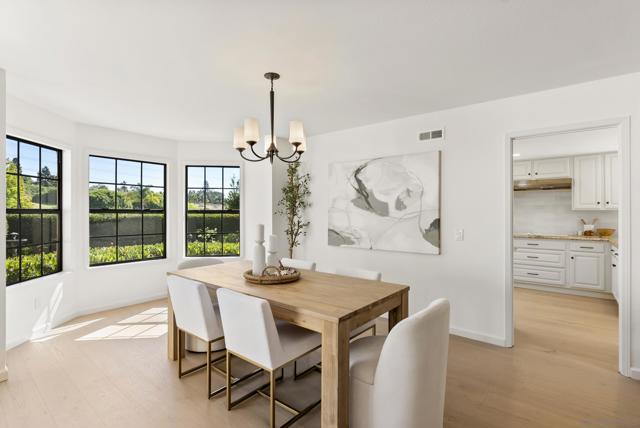 1240 Ladera Linda, Del Mar CA: https://media.crmls.org/mediaz/400d1bf1-b94c-4295-8891-8859fa3d33d5.jpg