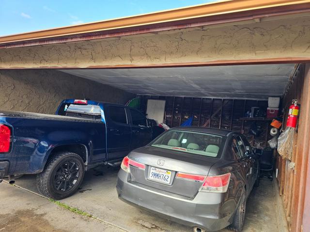 1183 Oak Avenue, Greenfield CA: https://media.crmls.org/mediaz/400d5a82-ea2c-471d-ad2e-4cb951933d8b.jpg