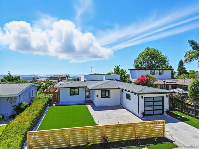 2736 Burgener Blvd, San Diego CA: https://media.crmls.org/mediaz/400d7fe3-a48f-4bdc-a924-45a4b3fa36f2.jpg