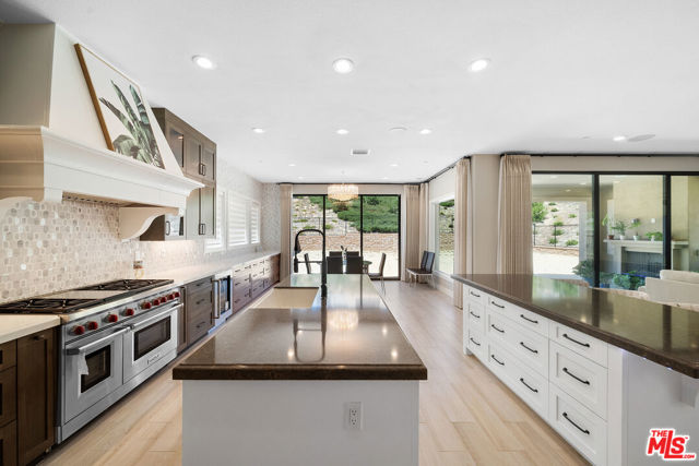 20517 W Deer Grass Court, Porter Ranch CA: https://media.crmls.org/mediaz/400dd89d-21fd-44ca-8b6f-428bd7eb126a.jpg