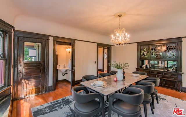 2057 S Oxford Avenue, Los Angeles CA: https://media.crmls.org/mediaz/400e3187-4d4b-4de6-8f58-cbe9c57e9ac0.jpg