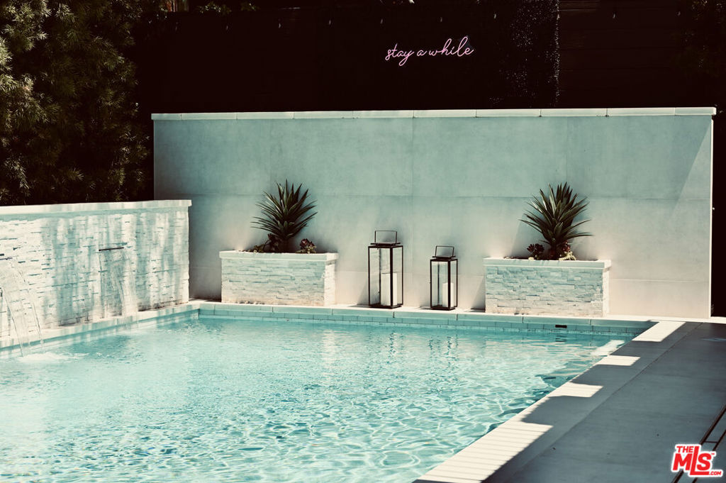 https://media.crmls.org/mediaz/400e5312-a443-45e3-a3b1-d43576e9e56d.jpg?preset=X-Large