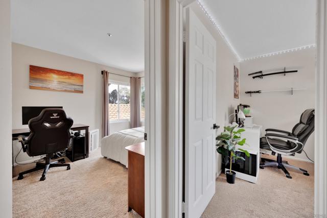 632 Paseo Rio, Vista CA: https://media.crmls.org/mediaz/400f46a1-70a5-4117-ac41-33e3e4423eeb.jpg